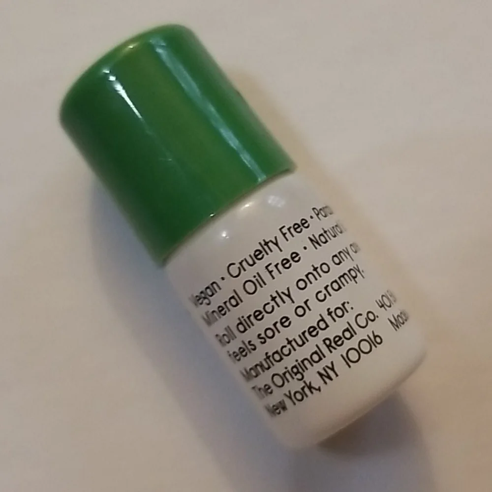 4/25 bundle item. Minimal-Ish PMS Soothing Oil